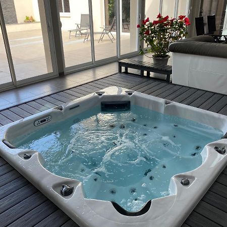 Bed and Breakfast Le Spa De L Albizia Cessieu Exterior foto