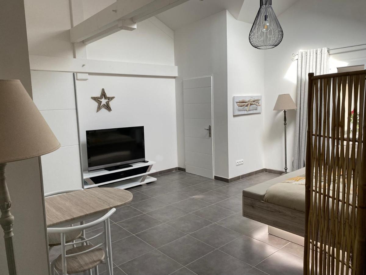 Bed and Breakfast Le Spa De L Albizia Cessieu Exterior foto