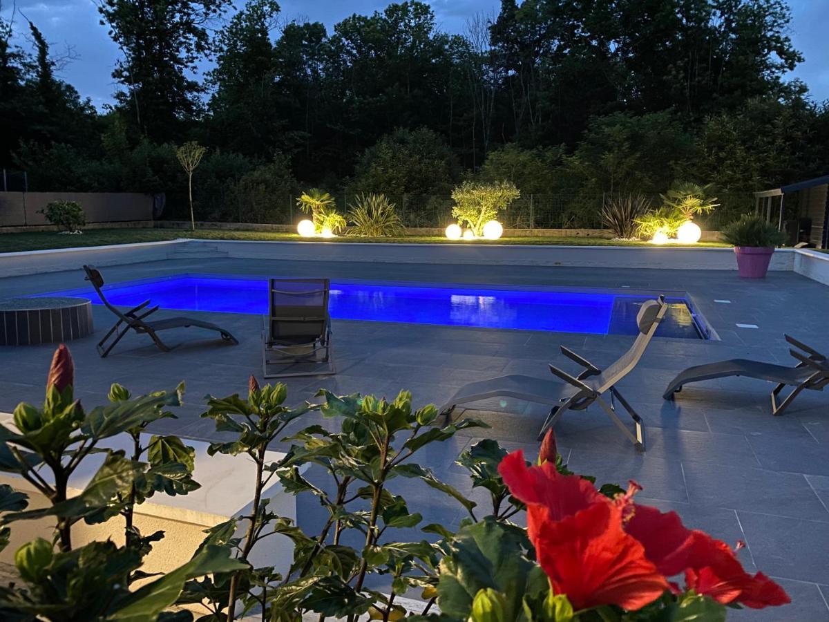 Bed and Breakfast Le Spa De L Albizia Cessieu Exterior foto