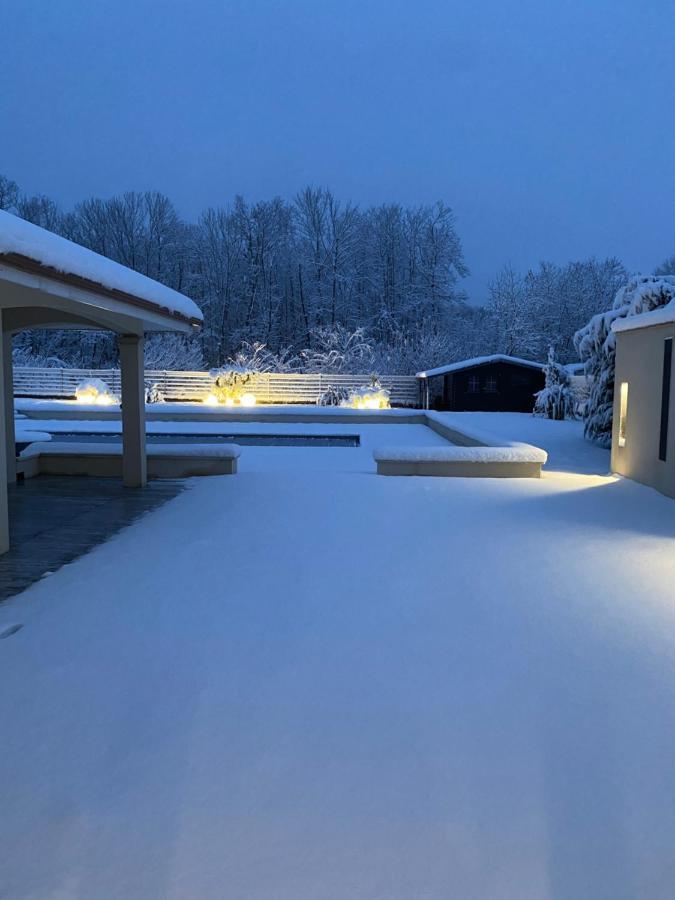 Bed and Breakfast Le Spa De L Albizia Cessieu Exterior foto